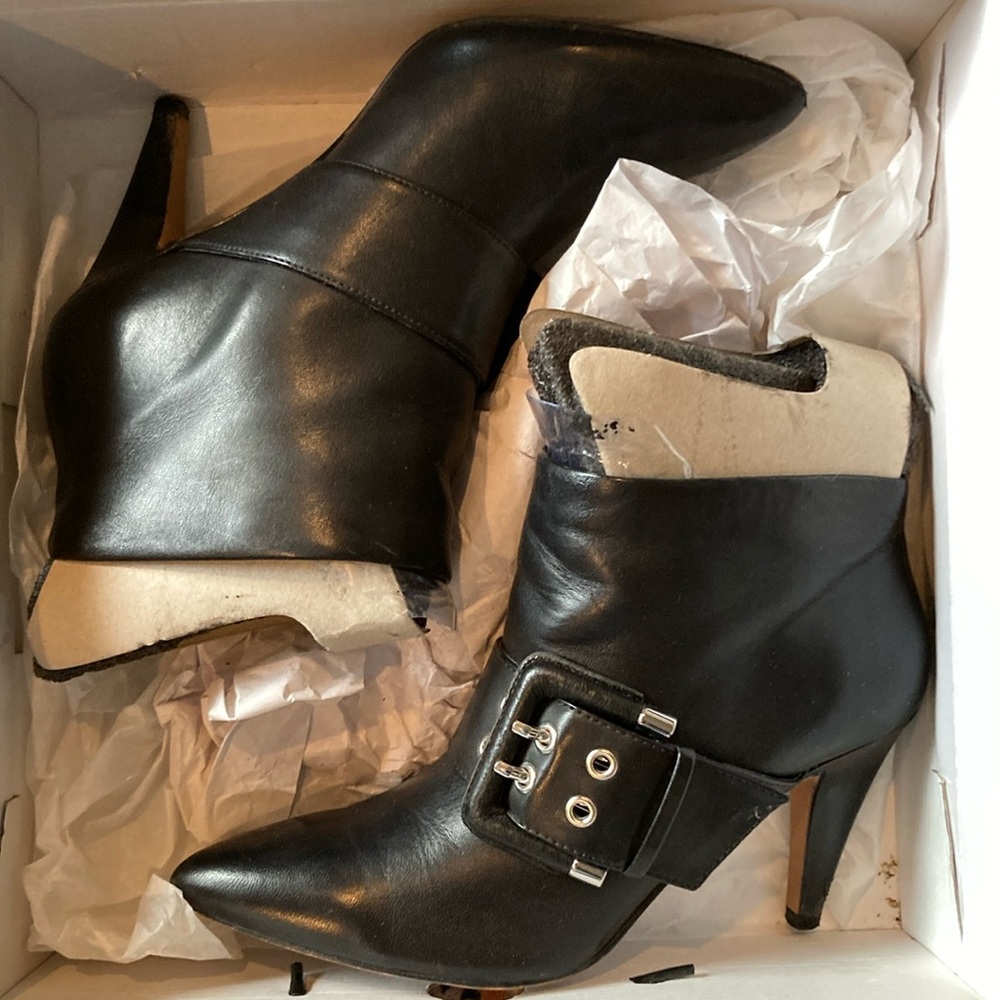 Chic Black Leather Buckled Heeled Boots
